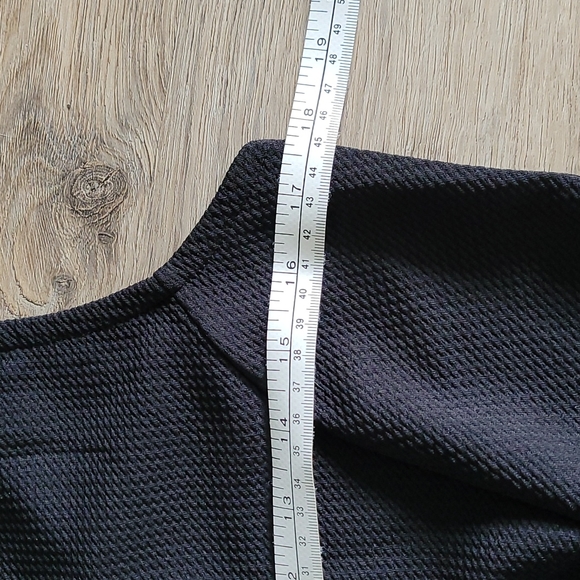 ⭐ BOGO | Suzy Shier Textured Little black dress - Picture 4 of 6